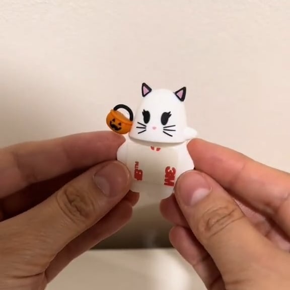 π»π± Ghostees Mystery Phone Buddy - Blind Box