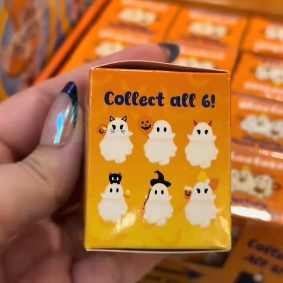 π»π± Ghostees Mystery Phone Buddy - Blind Box