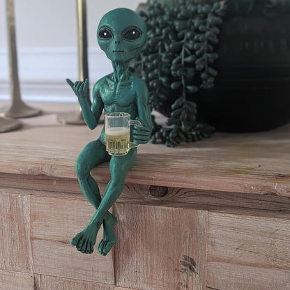 Alien Design Beer Drinking Statue, 1 Box Fun & Humorous Outer Space Room Decor, Alien Figurine with Beer Mug, Decorative Figurines Ideal Gift for Sci-Fi Fans