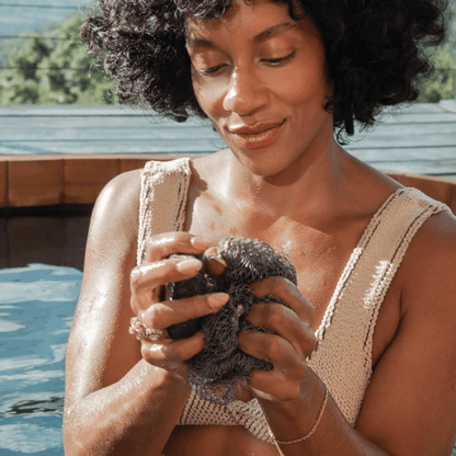 48% OFF 🔥✨ Exfoliating Net Sponge(with Lemon Turmeric & Kojic Acid Brighetning Soap )
