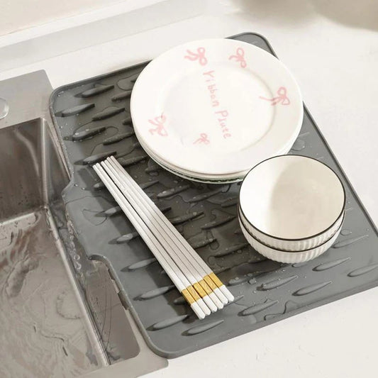 Non-Spill Silicone Worktop Saver – Heat-Resistant & Non-Slip Mat for Drip-Free Drying